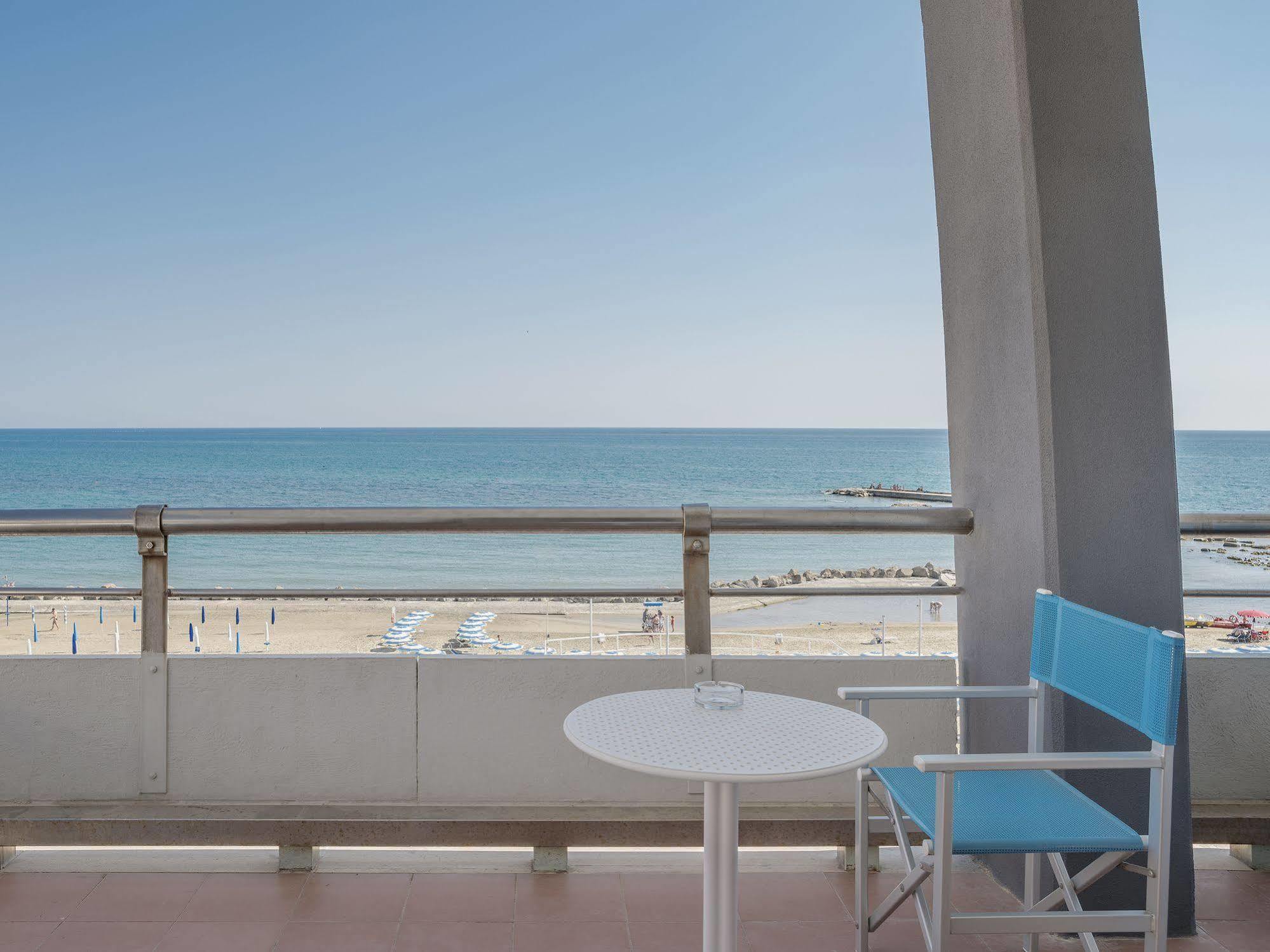 Hotel Riviera Anzio Exteriér fotografie